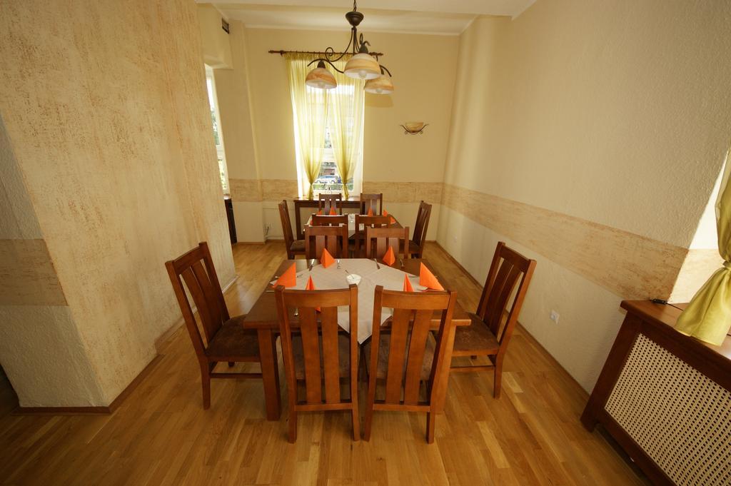 Hotel Zamkowy Слупск Екстериор снимка