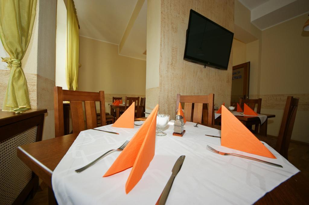 Hotel Zamkowy Слупск Екстериор снимка