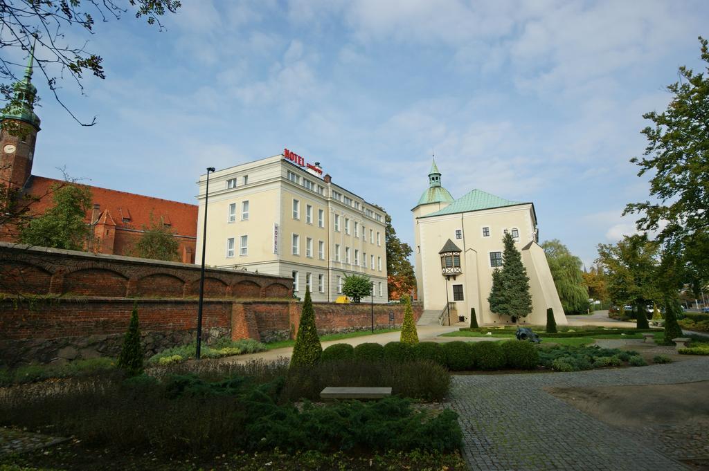 Hotel Zamkowy Слупск Екстериор снимка