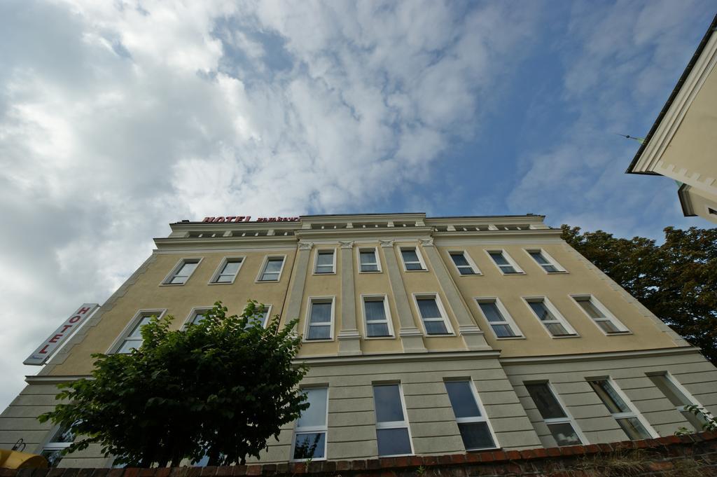 Hotel Zamkowy Слупск Екстериор снимка